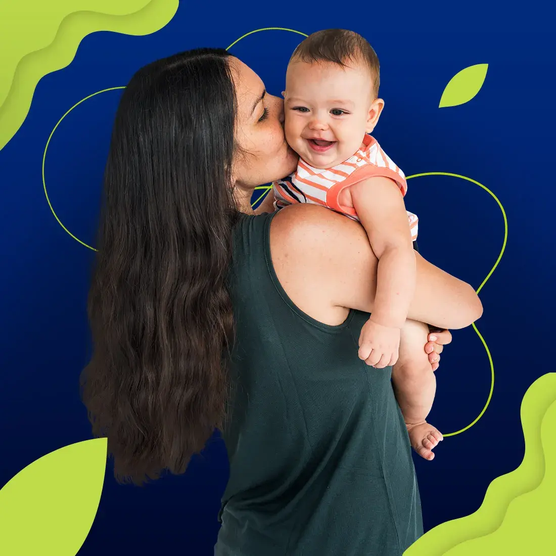 Mamá besando a su bebé dándole mucho amor - infografía