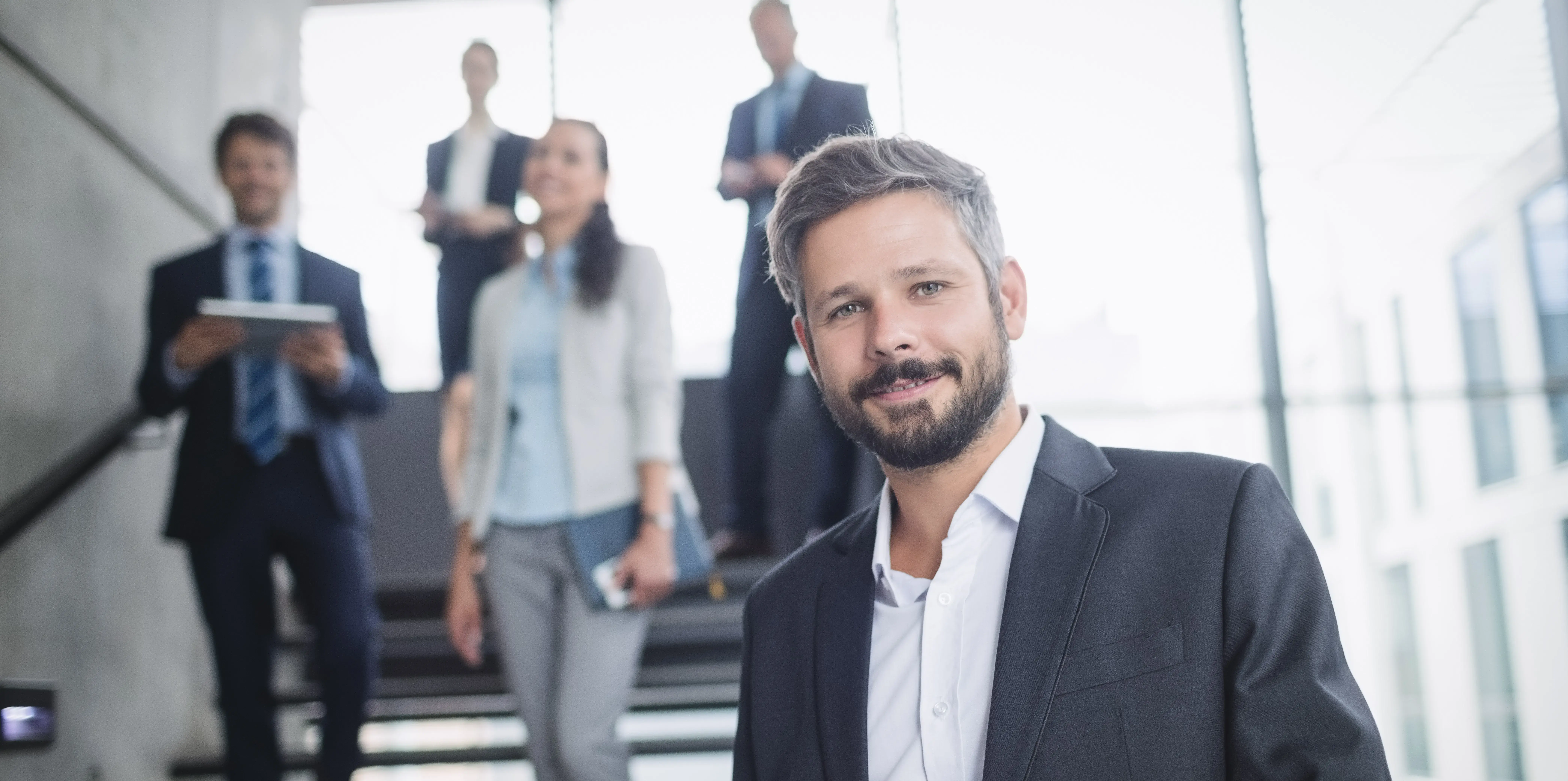 Ser más alto mejora la vida empresarial.